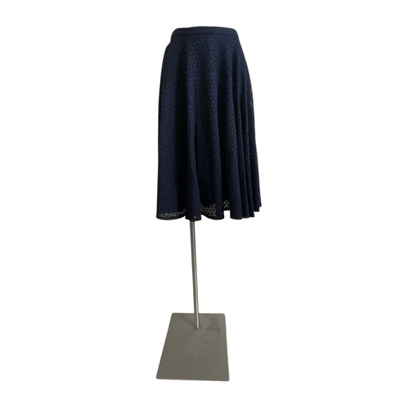 Eva Mandes Elegant Navy Blue Crochet Skirt - Picture 9 of 10